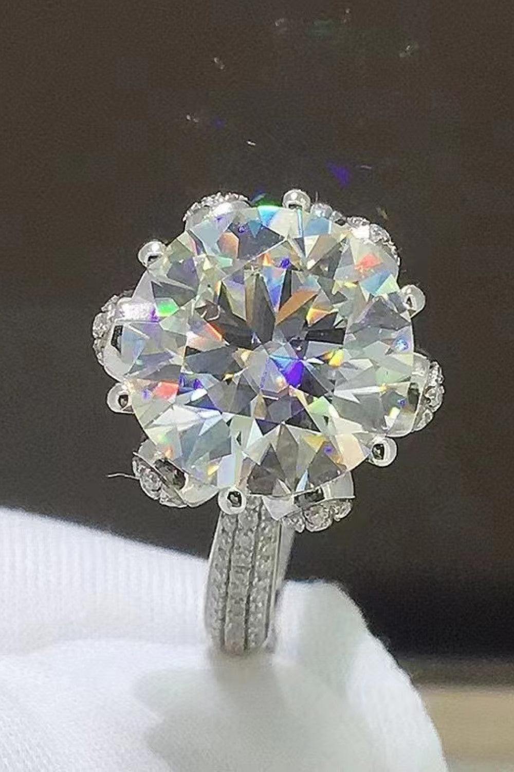 5 Carat  Moissanite Side Stone Ring - Trendsi