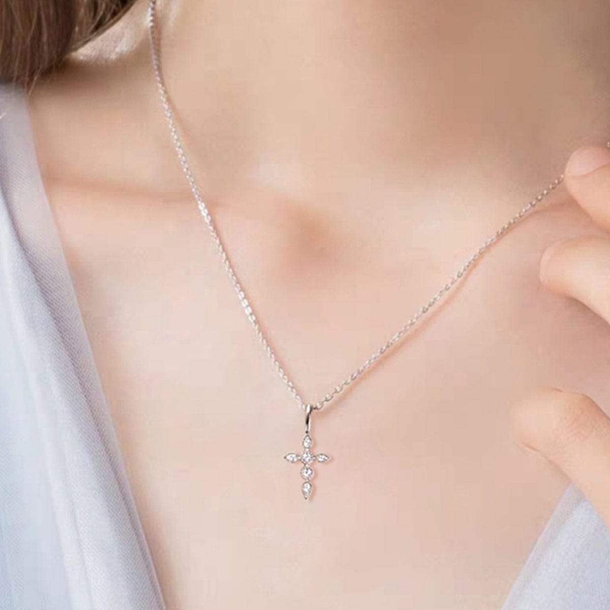 925 Sterling Silver Moissanite Cross Pendant Necklace - Trendsi - Flyclothing LLC