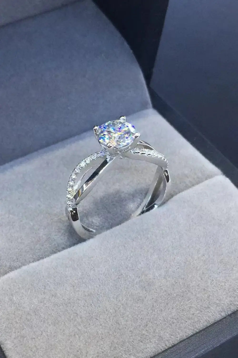 2 Carat Moissanite Crisscross 925 Sterling Silver Ring - Trendsi - Flyclothing LLC