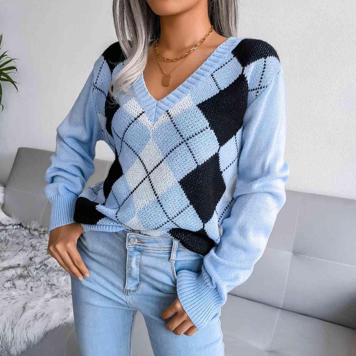 Geometric V-Neck Sweater - Trendsi
