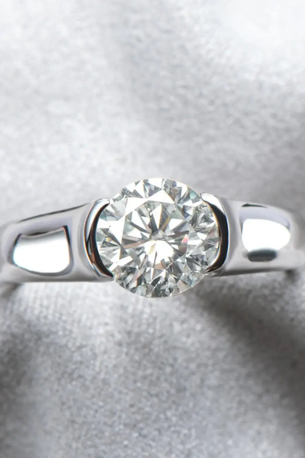 Looking Good 2 Carat Moissanite Platinum-Plated Ring - Trendsi - Flyclothing LLC