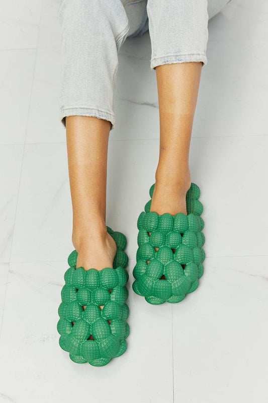 NOOK JOI Laid Back Bubble Slides in Green - Trendsi