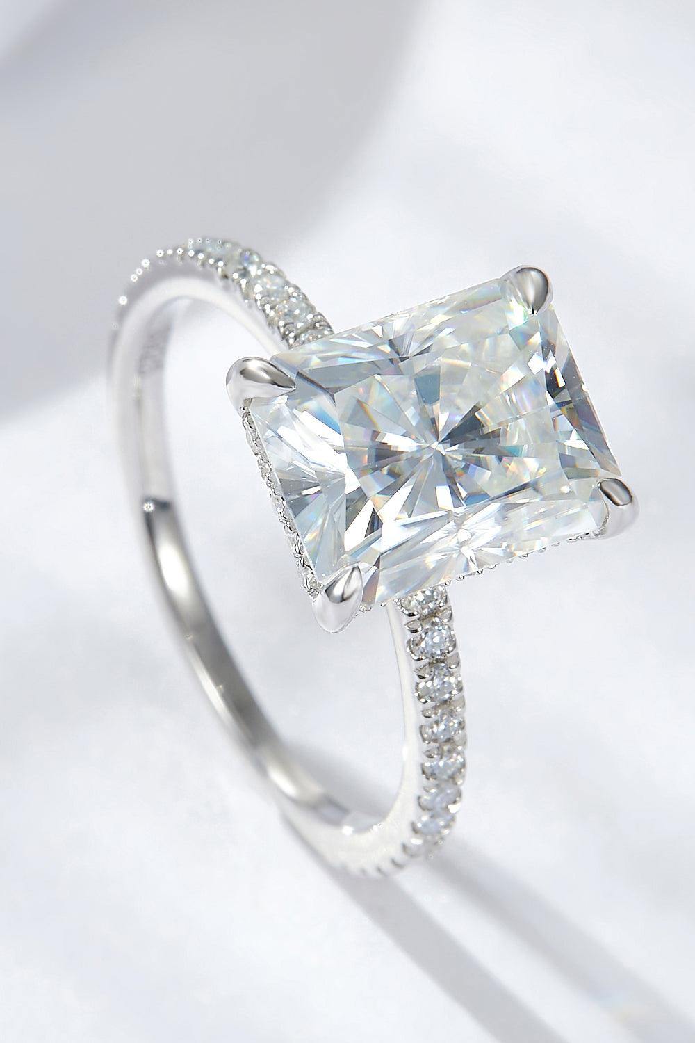 4 Carat Moissanite 4-Prong Side Stone Ring - Trendsi