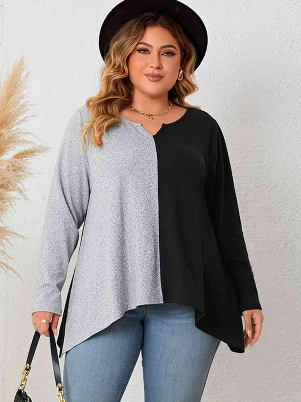 Plus Size Contrast Notched Neck T-Shirt - Trendsi