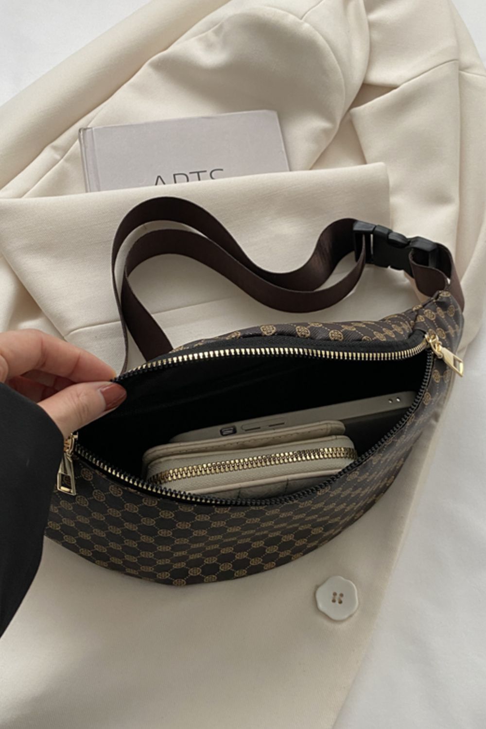 louis vuitton diamier canvas off-white leather brand new shoulder bag for  Sale in Pittsburgh, PA - OfferUp