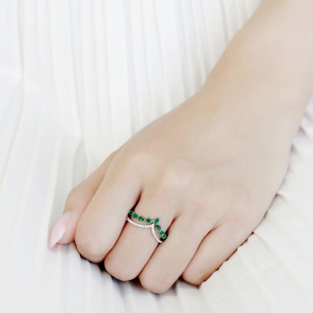 Alamode High polished (no plating) Stainless Steel Ring with Synthetic Synthetic Glass in Emerald