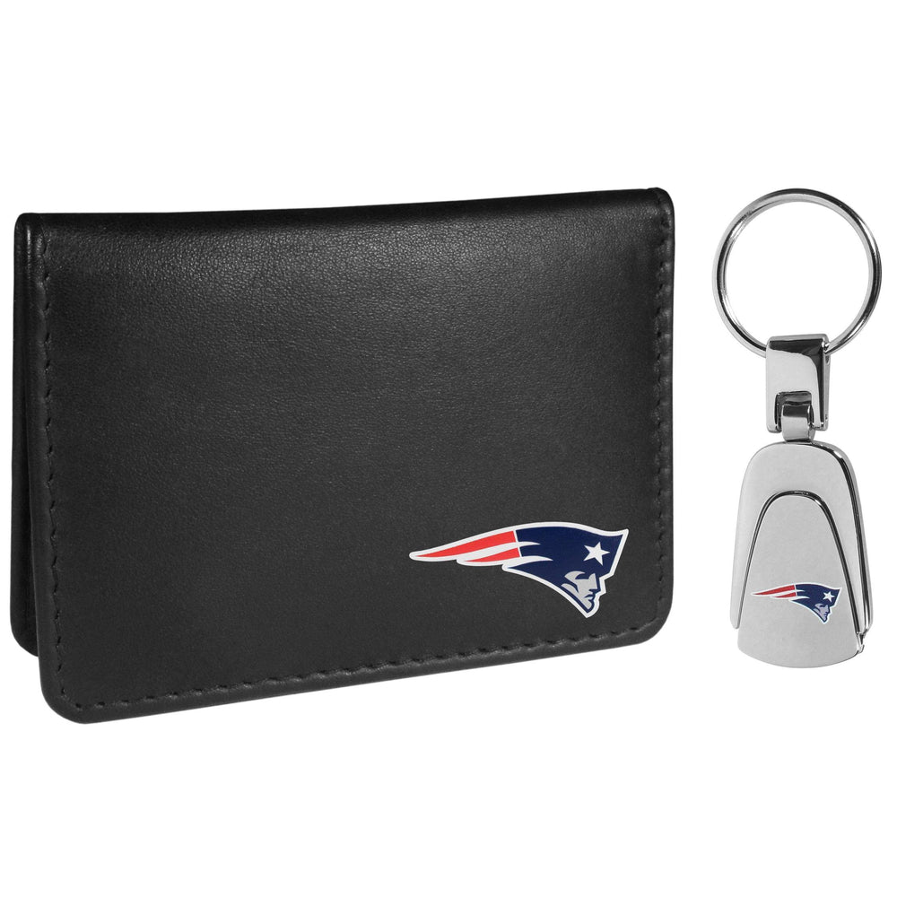 New England Patriots Weekend Bi-fold Wallet & Steel Key Chain - Siskiyou Buckle