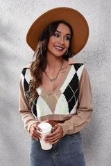 Geometric Long Sleeve Cropped Sweater - Trendsi