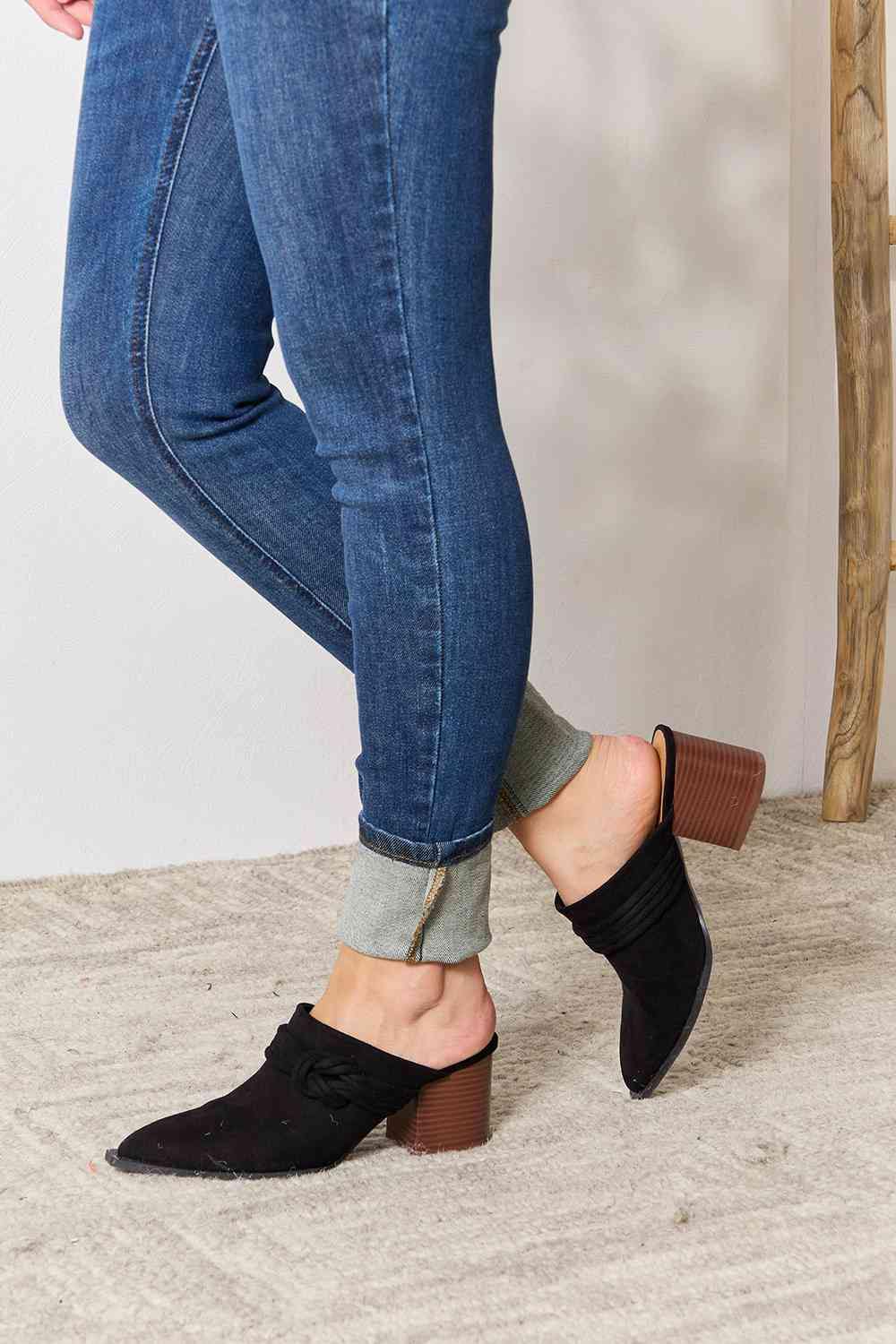 East Lion Corp Pointed-Toe Braided Trim Mules - Trendsi
