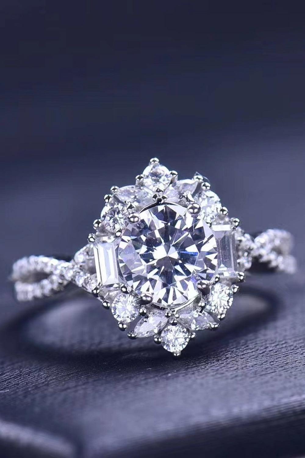 Floral 2 Carat Moissanite Crisscross Ring - Trendsi