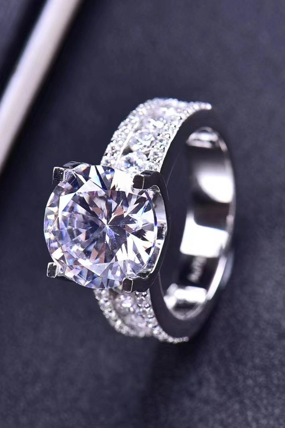 18K Platinum-Plated Moissanite Side Stone Ring - Trendsi