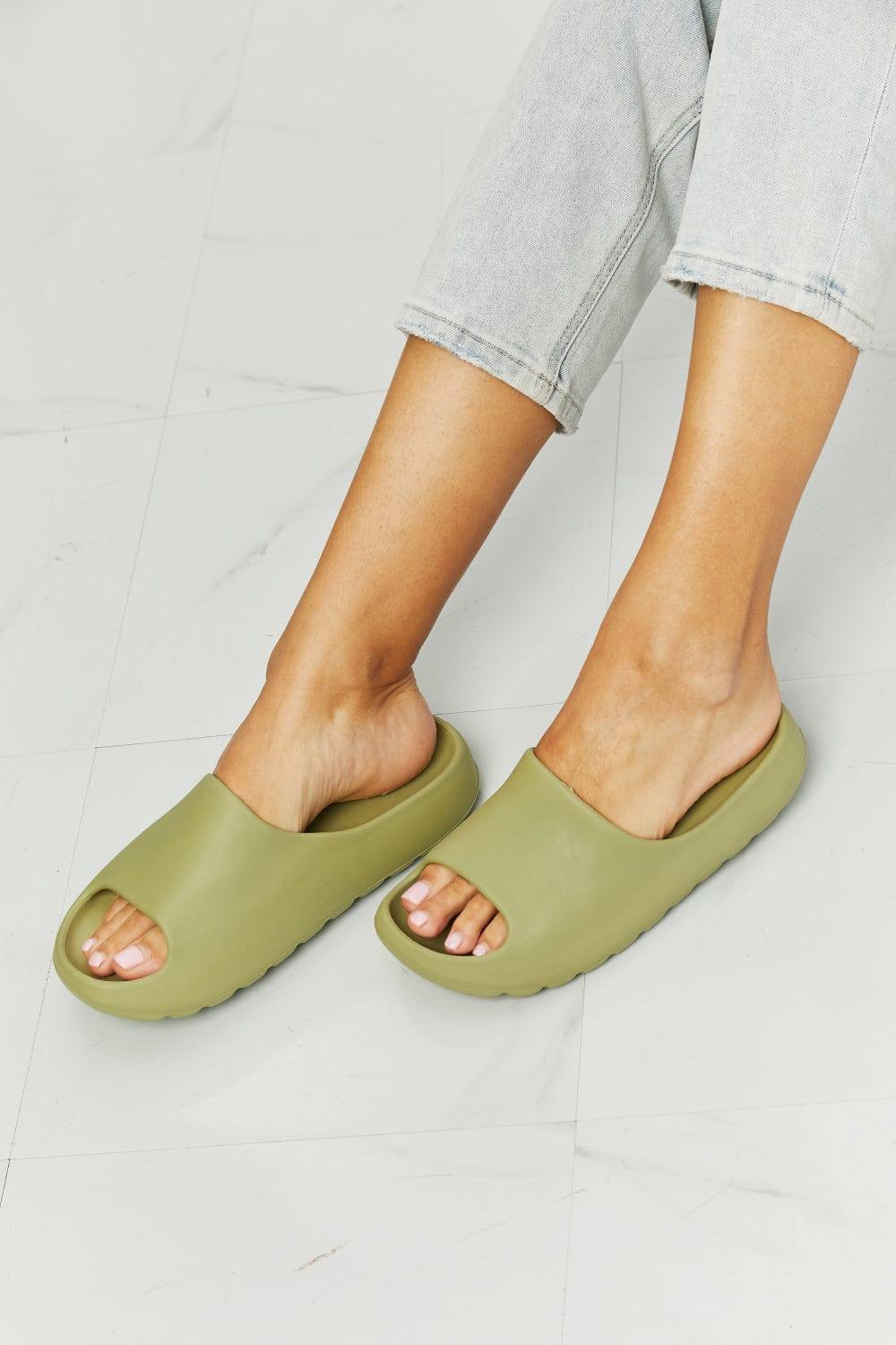NOOK JOI In My Comfort Zone Slides in Green - Trendsi