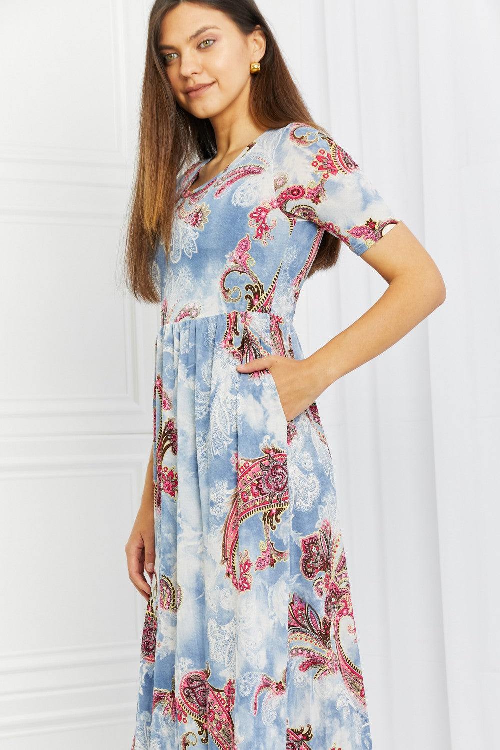 Celeste In My Feels Full Size Paisley Maxi Dress - Trendsi