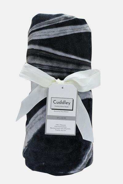 Cuddley Fleece Decorative Throw Blanket - Trendsi - Flyclothing LLC