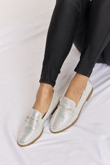 Forever Link Rhinestone Point Toe Loafers - Trendsi