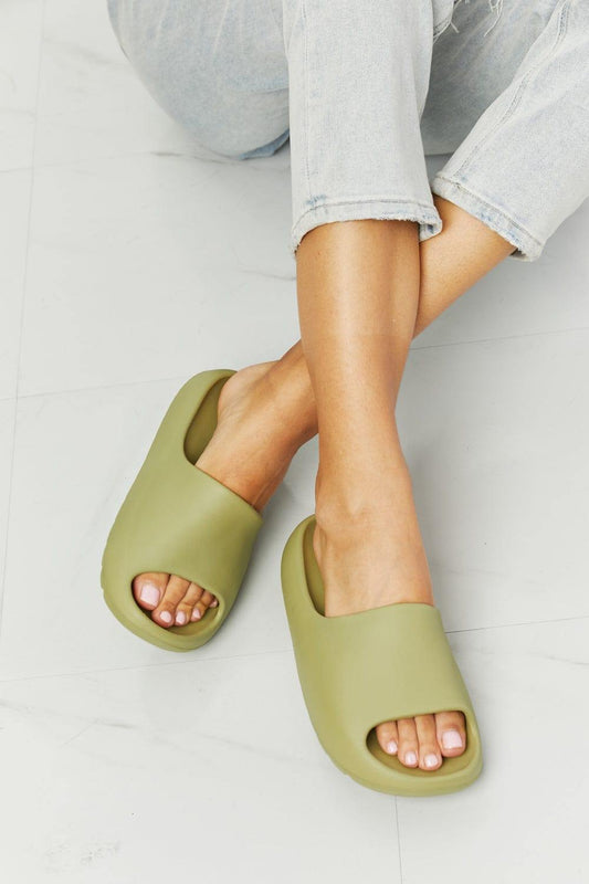 NOOK JOI In My Comfort Zone Slides in Green - Trendsi