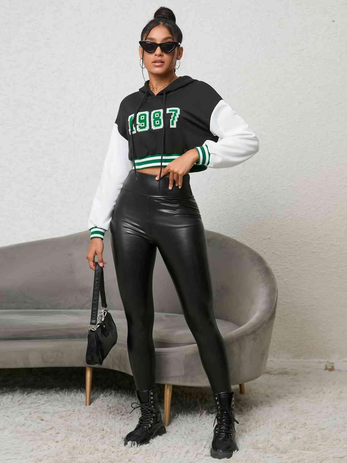 1987 Graphic Cropped Hoodie - Trendsi