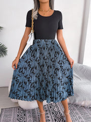 Printed Round Neck Pleated Dress - Trendsi