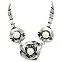 Alamode Antique Silver White Metal Necklace with Synthetic Pearl in White - Alamode
